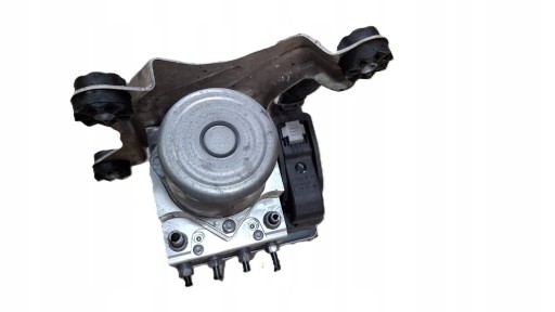 pump control unit ABS BMW 5 G30 6893768 STAN B.DOBRY Z DEMONTAZU