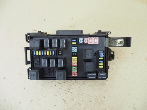 Блок запобіжників bsi chrysler 300c p05087269a