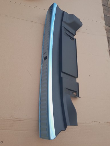 AUDI E-TRON 55 РЕШІТКА ОЗДОБЛЕННЯ ЗАДНЬОГО РЕМЕНЯ