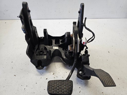 OPEL ASTRA K 5 V pedals holder PEDALOW AUTOMAT brake GAZ 39023899