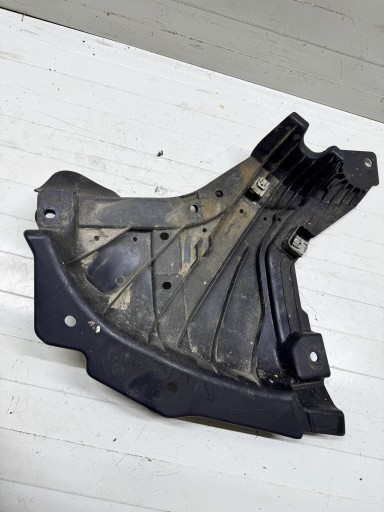 Обкладинка mercedes e-class w214 для правого фронту бампера a2145240400