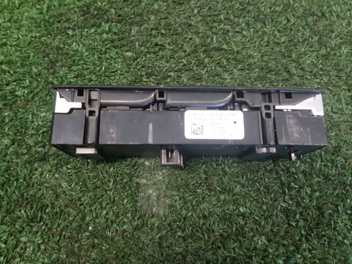 control panel of the window driver´s MERCEDES W204 A2048703458 1.8 B sedan