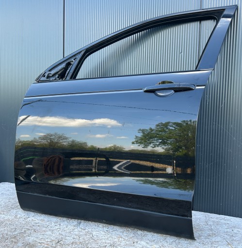 door left front LAND ROVER DISCOVERY SPORT L550 14- SANTORINI BLACK 820