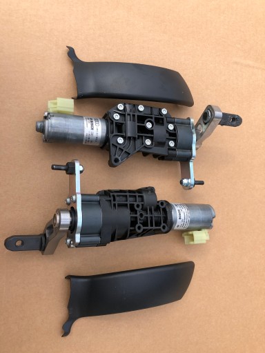 4M0827851A - AUDI Q7 4M двигатель задней двери R L 4M0827852A 851A