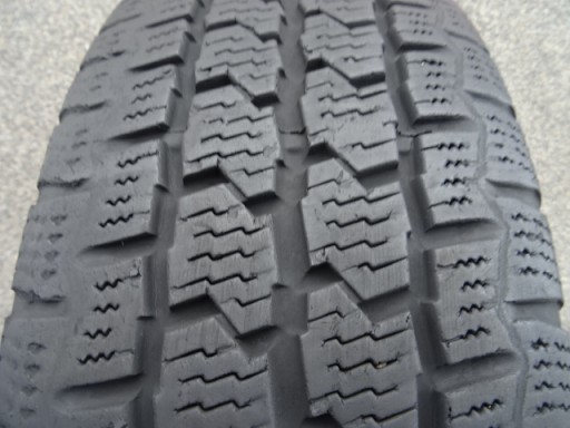 205/65 / R16C CONTINENTAL VANCO FOUR SEASON