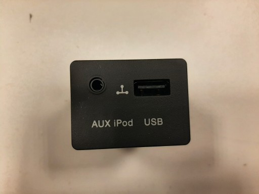 АДАПТЕР USB 2 + AUX KIA CEED II 961201H250