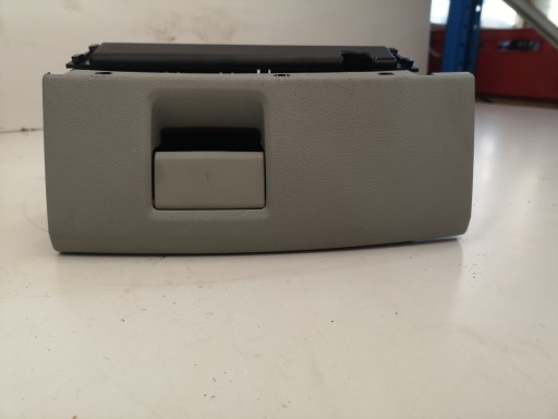 HANDSCHUHFACH SITZ RECHTS AUDI A3 8V 8V0881578