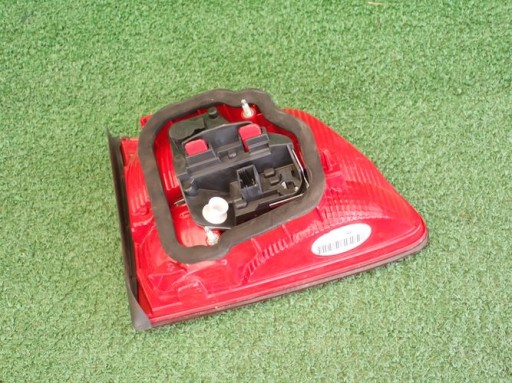 VW TOURAN 10- light right rear rear part to the bonnet
