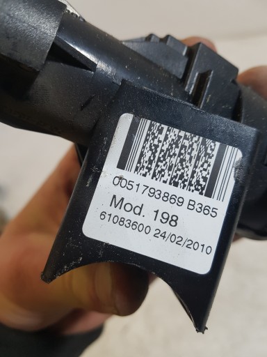 ignition Z KLUCZYKIEM FIAT BRAVO 2 61083600