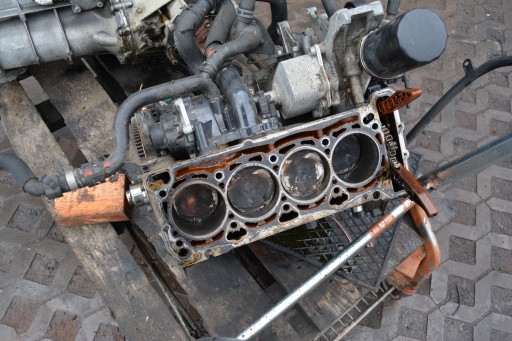 Вал блока двигателя audi a4 b8 1.8t tfsi, поршни 06h103021l