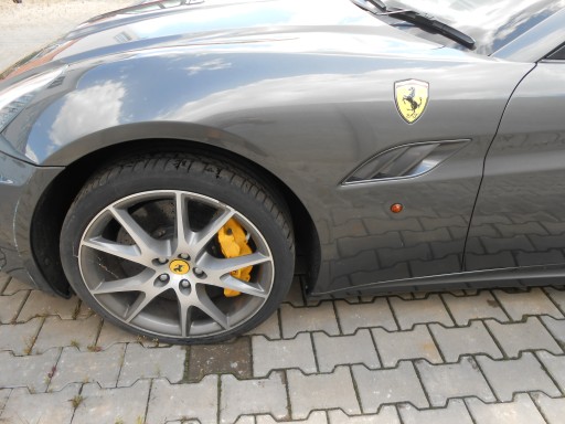 FERRARI CALIFORNIA QUARTER ПЕРЕДНЯ РАМА ЛІВА