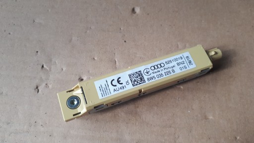S4 B9 A4 8W AMPLIFICATORE ANTENY 8W5035225B