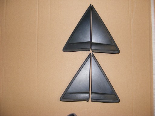 18379B - CITROEN DS3 ТОРЦЕВА КРИШКА ТРИКУТНИК БРИЗГОВИКИ 10R-