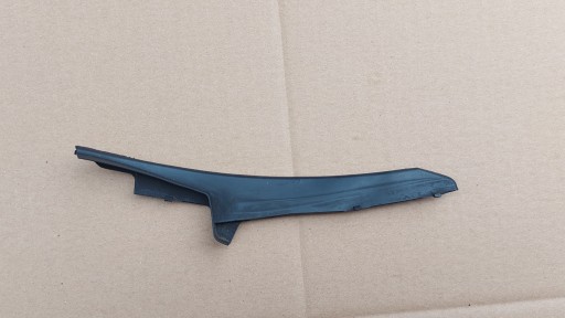 Couvre Sous vitre Gauche TOYOTA COROLLA VERSO 04-09