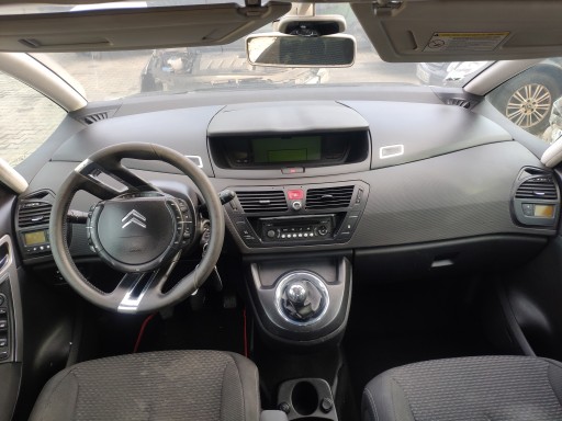 1 - CITROEN C4 PICASSO и крышка отсека панели слева