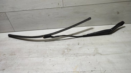 Volvo V40 II 2018r left side arm wiper windows przedniej
