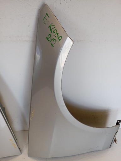 fender fenders Mercedes E-class 212 right