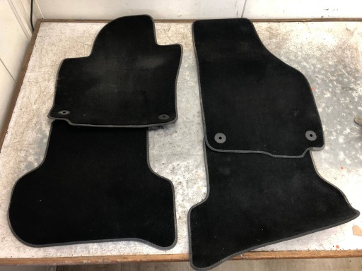 mats WELUR KOMPLET VW GOLF VI plus 5M1863011F