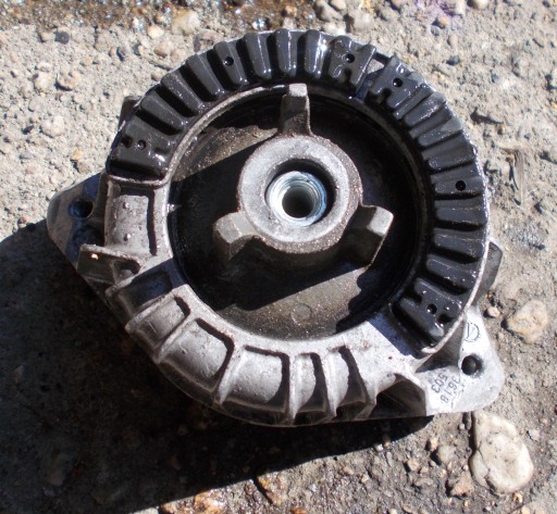 MERCEDES W204 2.2 CDI 11R engine mount A2042400317