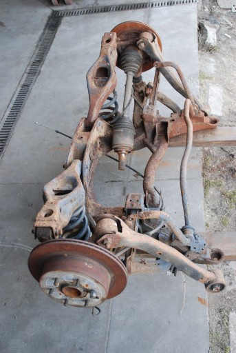 Балка підвіски осі задня mitsubishi pajero 4 iv