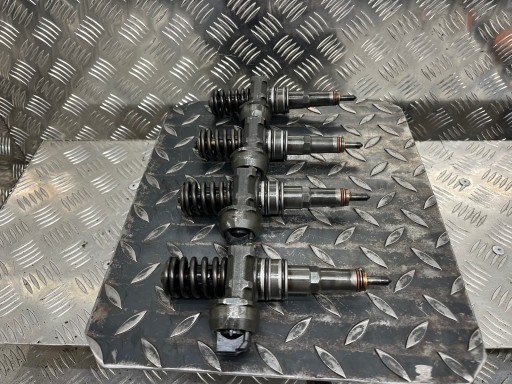 POMPOWTRYSKIWACZE KOMPLET VOLKSWAGEN PASSAT B6 038130073BQ