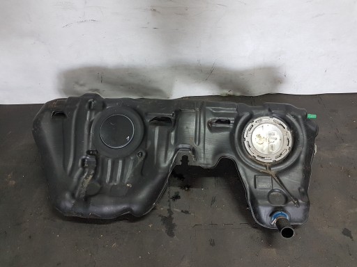 2284693 2284611 - BMW F82 F80 M4 M3 бак топливный бак