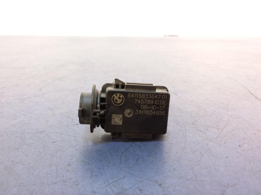 BMW 5 G30 датчик AUC 6833647