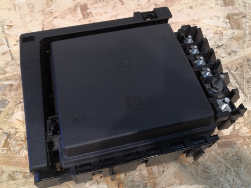 CHEVROLET CAMARO 2016 КОРОБКА ЗАПОБІЖНИКІВ 84097778