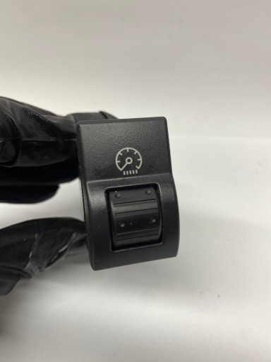 switch control of the lights MAZDA 3 04057800