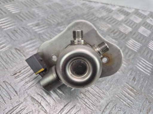 BMW 3 E90 E91 320i injection pump 7562473 N43B20AA