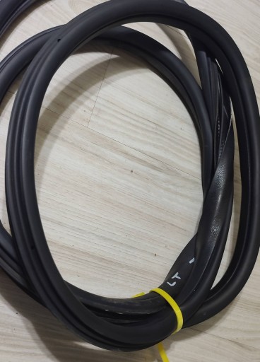 Fiat Tipo 2018 rear part side left rubber gasket door tylnych