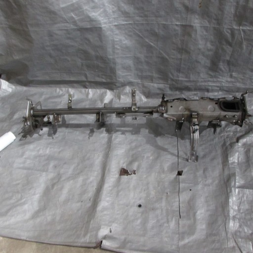 82000000R - КРОНШТЕЙН ДЛЯ КОНСОЛИ RENAULT MEGANE III