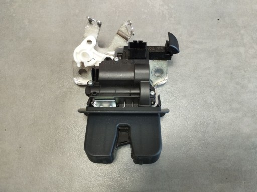 Audi A4 S4 B9 8W sedan lock bonnet boot 8W0827503