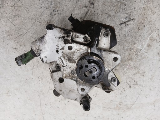 VOLVO V70 II 2.4 D5 Einspritzpumpe 30756125