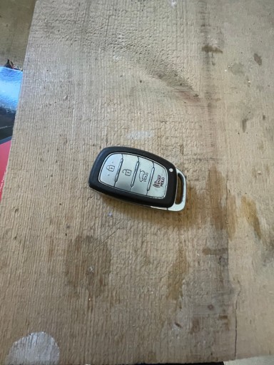 Оригінальний ключ на пульт Hyundai i40