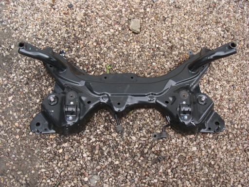 Балка подвески салазок suzuki swift mk7 45810-68l00