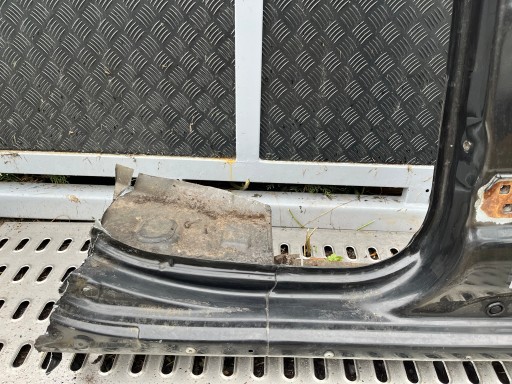 DACIA DUSTER und 10-18 Seitenschweller ZE SLUPKIEM rechts BOK Säule OE