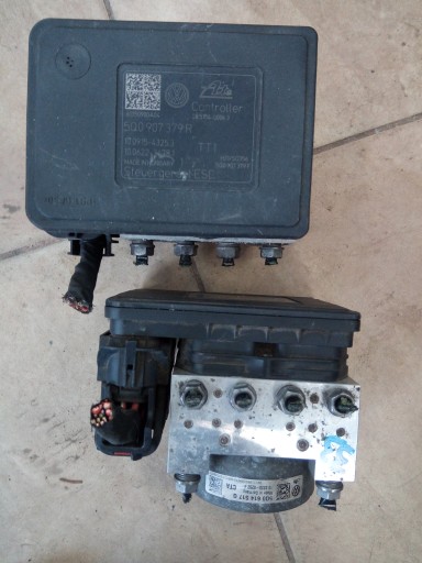 5Q0614517Q - НАСОС ABS VW AUDI SEAT SKODA 5Q0907379R ORIG X