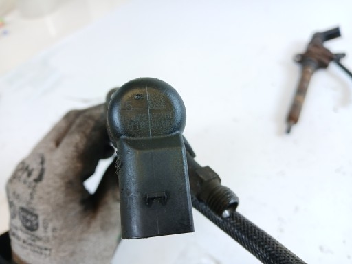 PEUGEOT 407 CITROEN C5 and 2.0 HDI injector 9647247280
