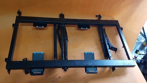 КРЕПЛЕНИЕ ЯЩИКА ХОЛОДИЛЬНИКА DAF XF 106