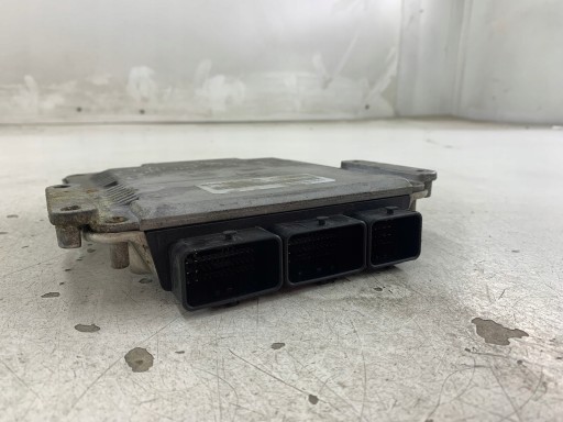 RENAULT SCENIC e 1.9 DCI centralina motore computer 8200039569