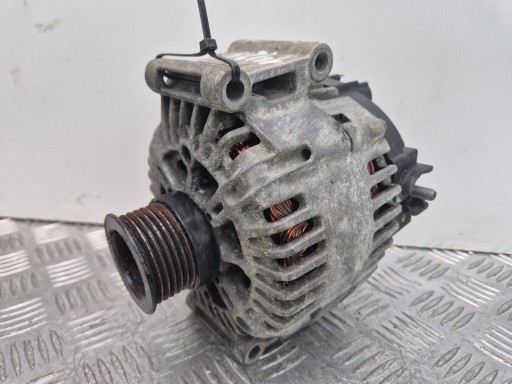 Mercedes C220 CDI C204 2.2 alternator A0009060401