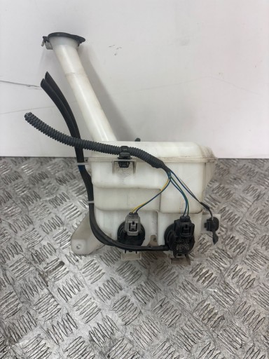 washer fluid tank TOYOTA VERSO S