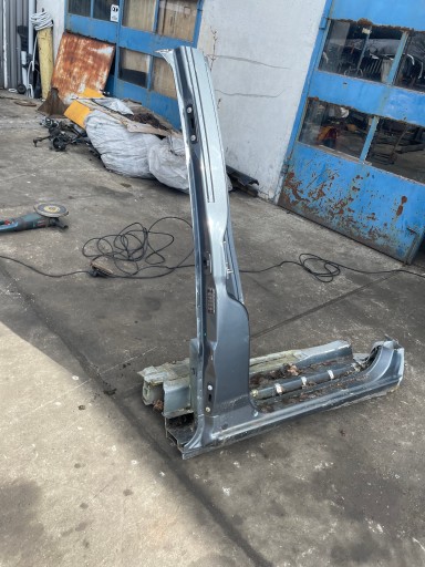 Mercedes w639 прог стойка правая