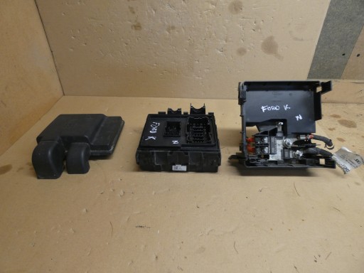 skříňka pojistek obal FORD KA plus J7BT-14D068-HB J7BT-14A003-AB