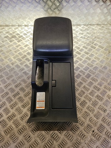 SUZUKI GRAND VITARA II 05-08 TUNEL srednji naslon za ruku ANGLIK 75910-64J00