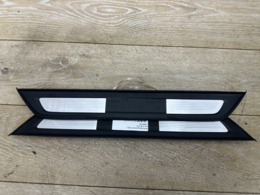 front right decorative trim of the threshold BMW 5 (G30) 8061056 3.0L diesel 195kW