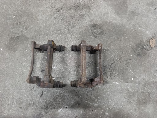 Jarzmo levé pravé třmenu záď VW T5 T6 jarzma záď