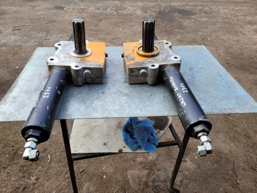 ПРИВІД ОБЕРТАННЯ ЗУБЧАСТА РЕЙКА СМІТТЄВОЗ ZOELLER DELTA 2301