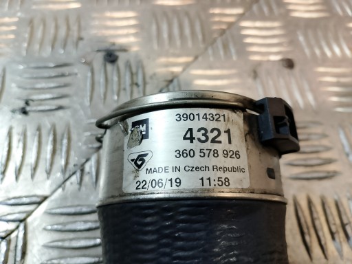 hose pipe wiring of the intercooler OPEL ASTRA K 1.6 CDTI 39014321 360578926
